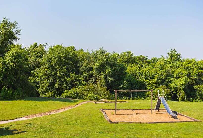 فندق Quality Inn