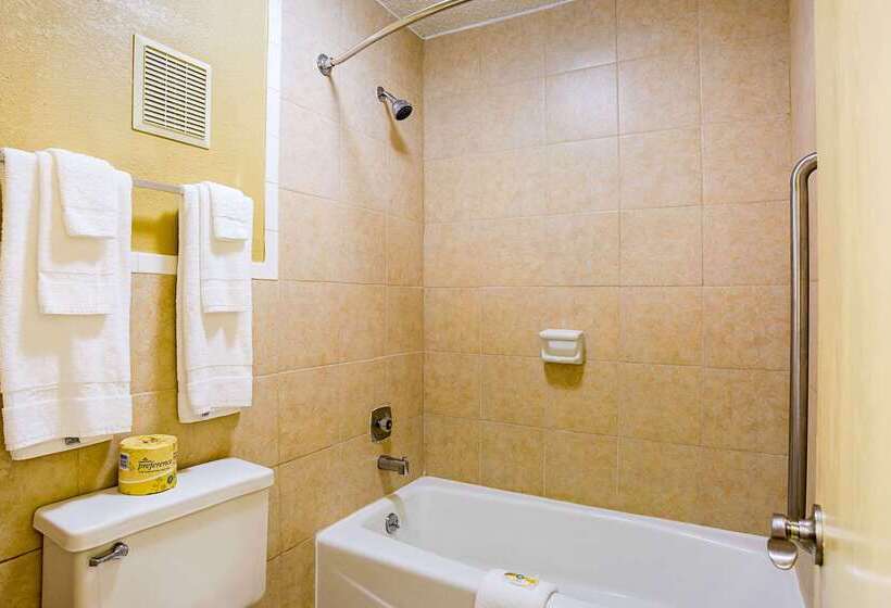 فندق Quality Inn