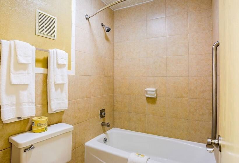 فندق Quality Inn