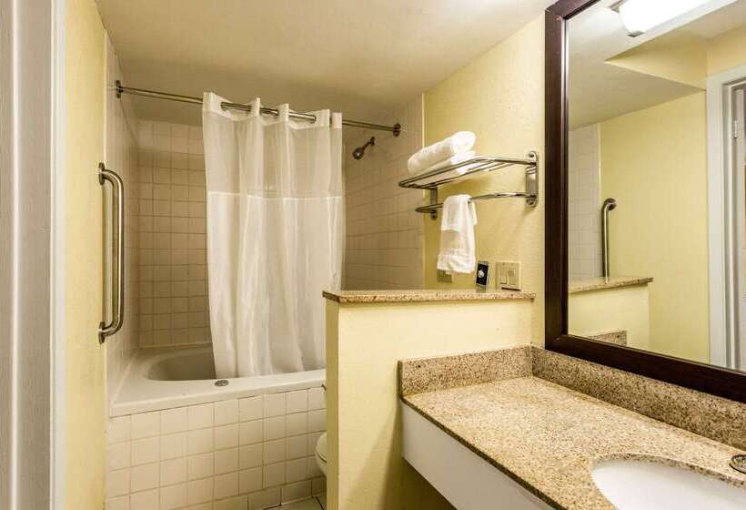Отель Quality Inn Indianola