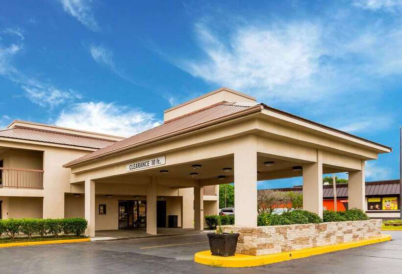 Отель Quality Inn Indianola