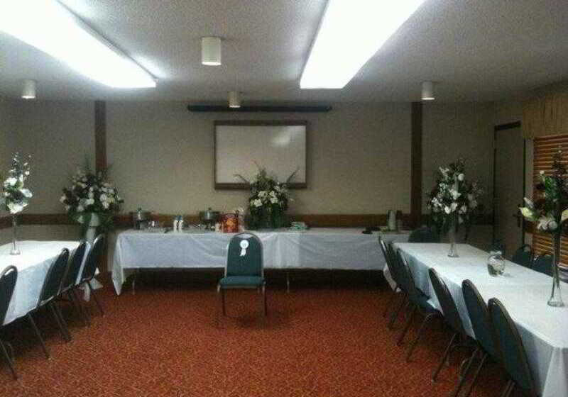 Отель Quality Inn Indianola