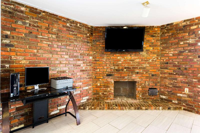 Отель Quality Inn Indianola