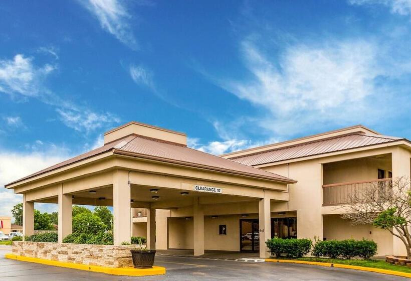 Отель Quality Inn Indianola