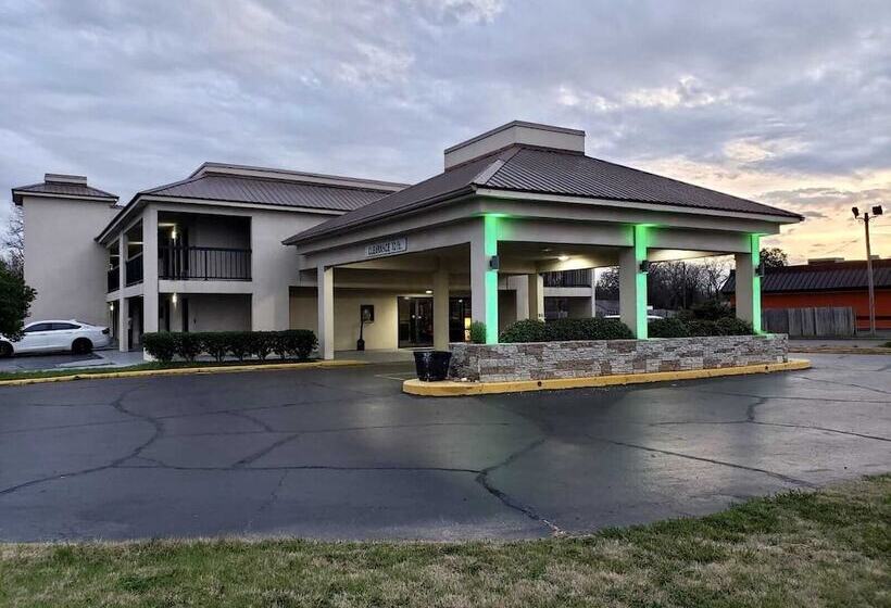 Отель Quality Inn Indianola