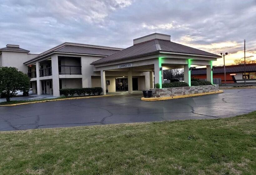 Отель Quality Inn Indianola