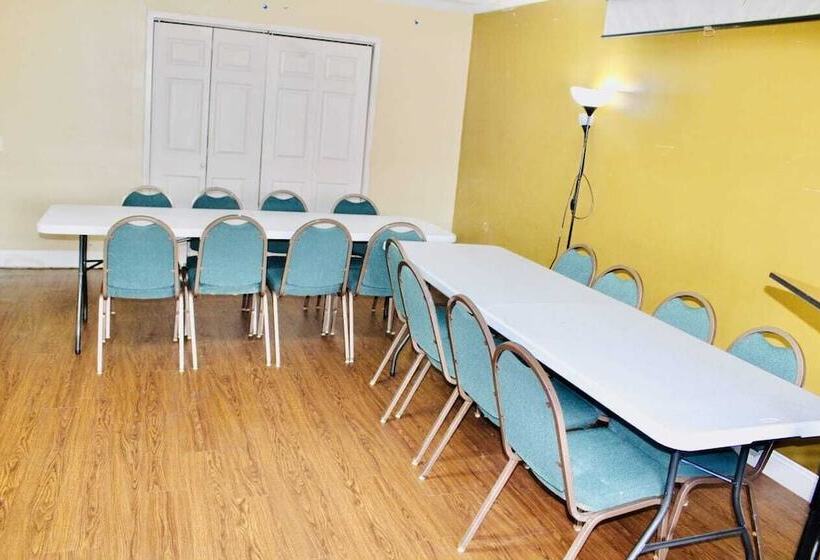 Отель Quality Inn Indianola