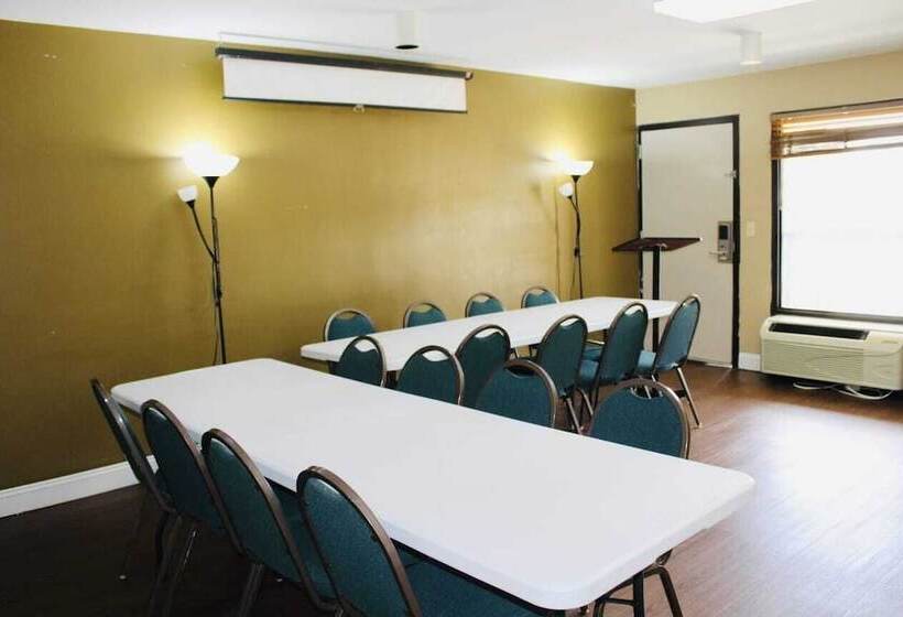 Отель Quality Inn Indianola