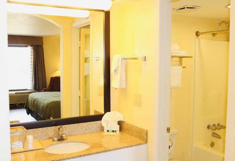 Отель Quality Inn Indianola