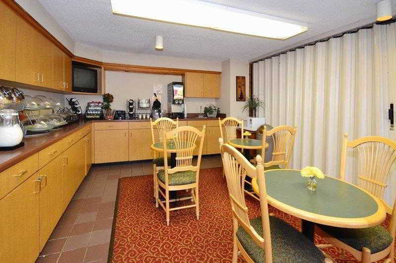 Отель Quality Inn Indianola