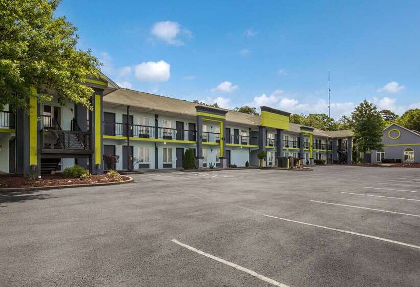 Отель Quality Inn