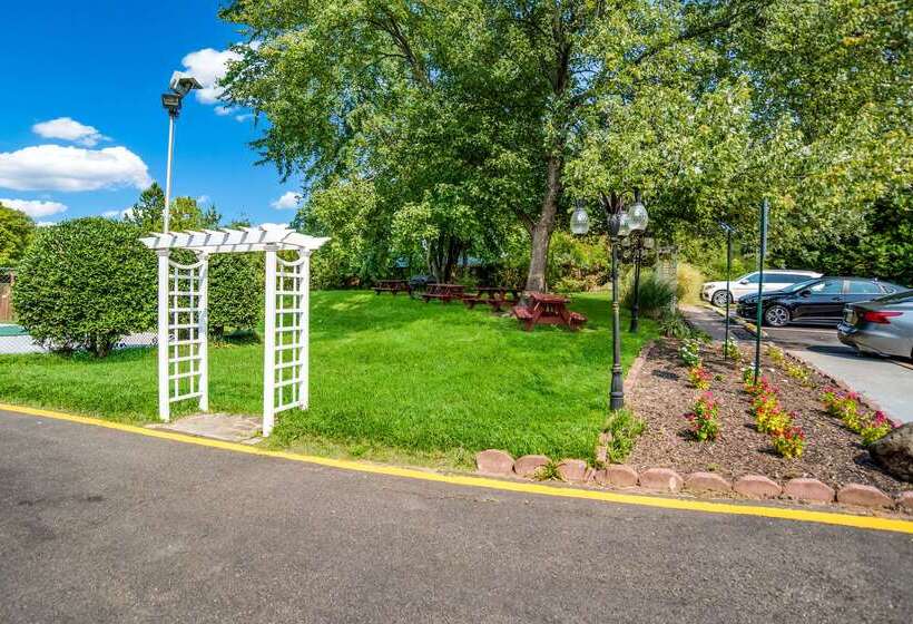 فندق Quality Inn Mount Vernon