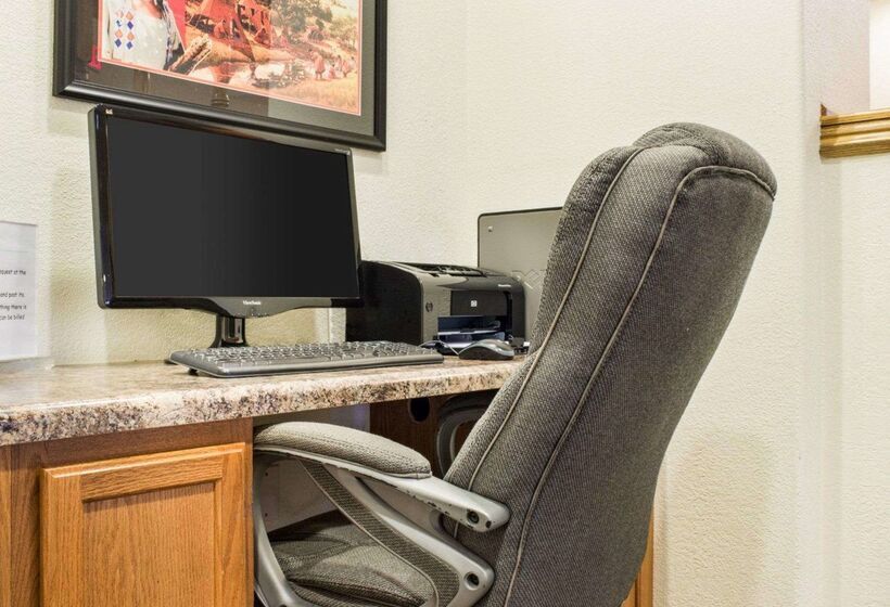 فندق Quality Inn Oacoma   Chamberlain