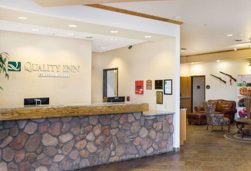 בית מלון כפרי Quality Inn Oacoma   Chamberlain