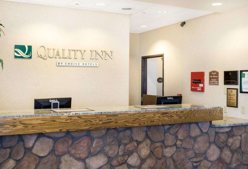 فندق Quality Inn Oacoma   Chamberlain