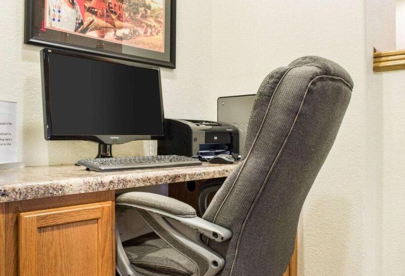 فندق Quality Inn Oacoma   Chamberlain