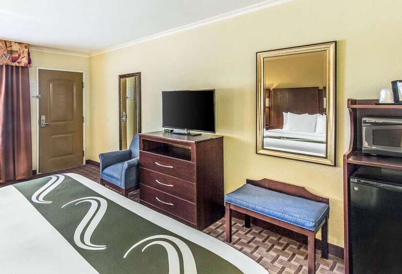 בית מלון כפרי Quality Inn & Suites