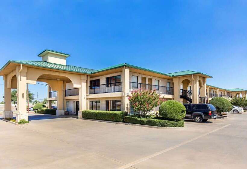בית מלון כפרי Quality Inn & Suites
