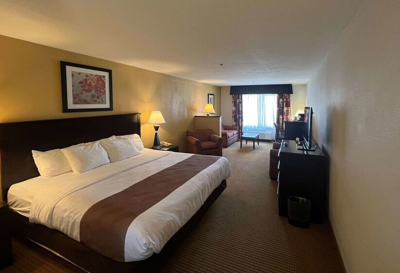 فندق Quality Inn & Suites Farmington
