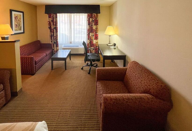 هتل Quality Inn & Suites Farmington