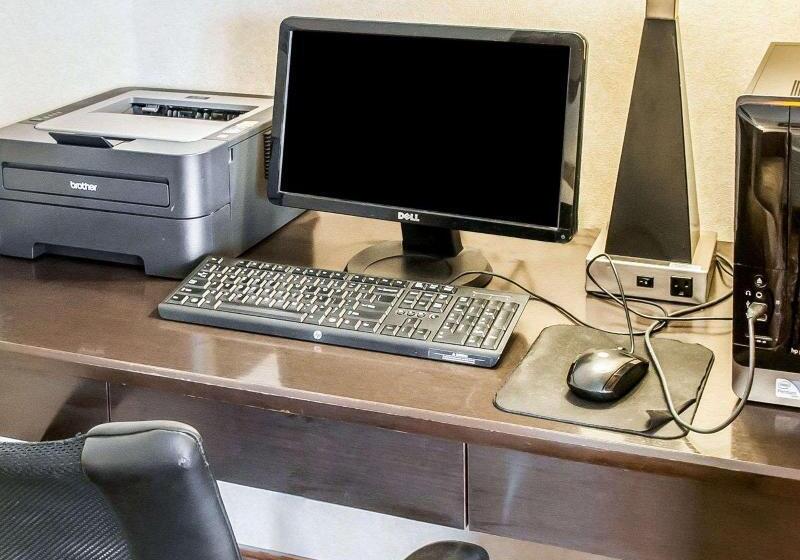 فندق Quality Inn & Suites Farmington