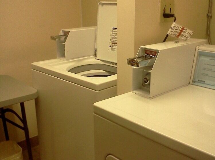 فندق Remembrance Inn