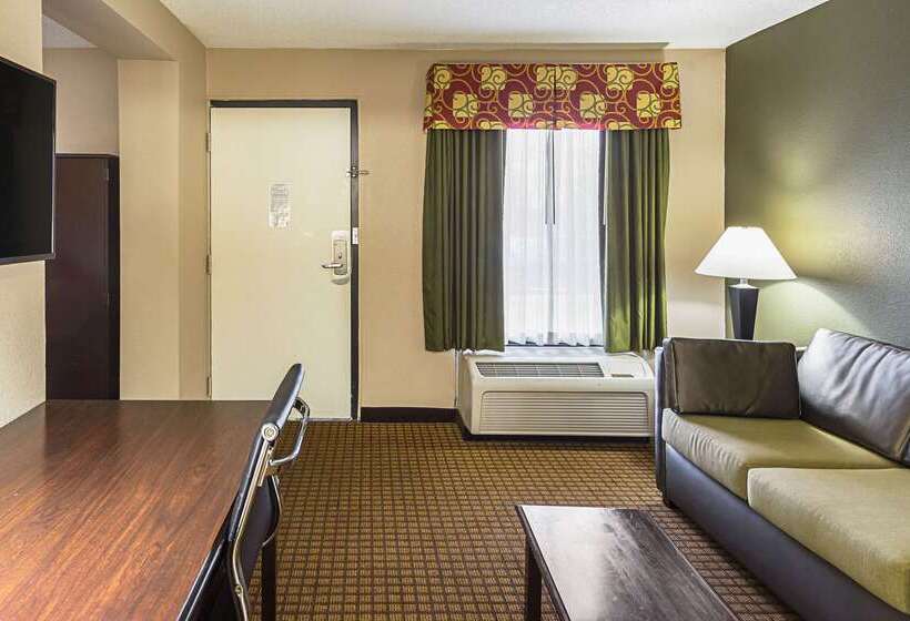 בית מלון כפרי Quality Inn & Suites Greenville   Haywood Mall