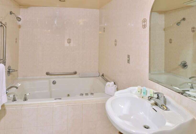 Отель Quality Inn & Suites Walnut City Of Industry