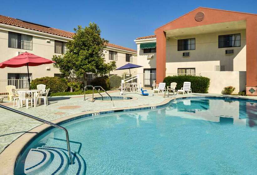 Отель Quality Inn & Suites Walnut City Of Industry