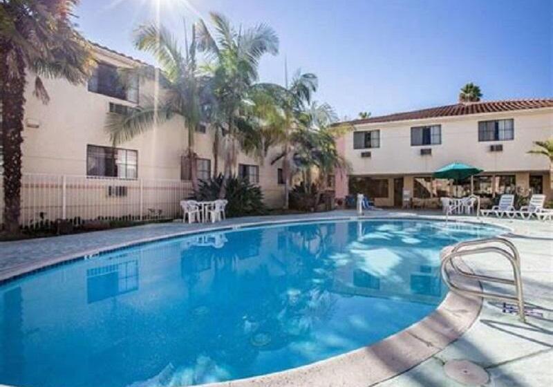 Отель Quality Inn & Suites Walnut City Of Industry