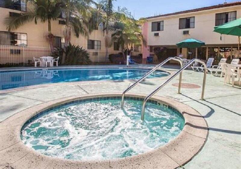 Отель Quality Inn & Suites Walnut City Of Industry