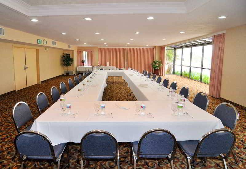 Отель Quality Inn & Suites Walnut City Of Industry