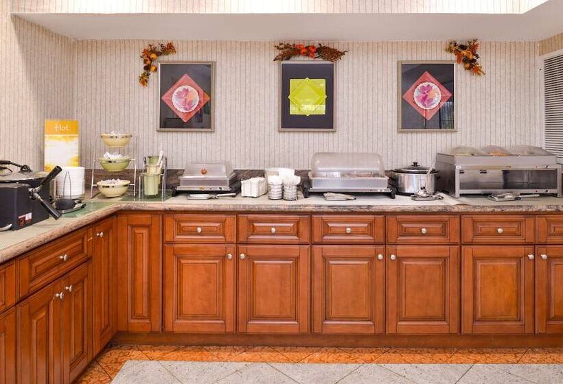 Отель Quality Inn & Suites Walnut City Of Industry