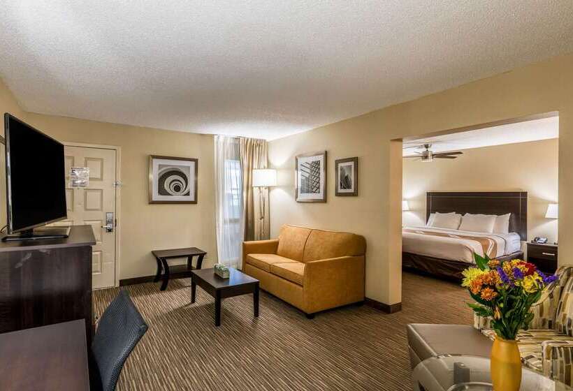 فندق Quality Inn University Lansing