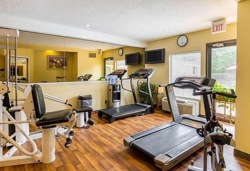 Отель Quality Suites Altavista   Lynchburg South
