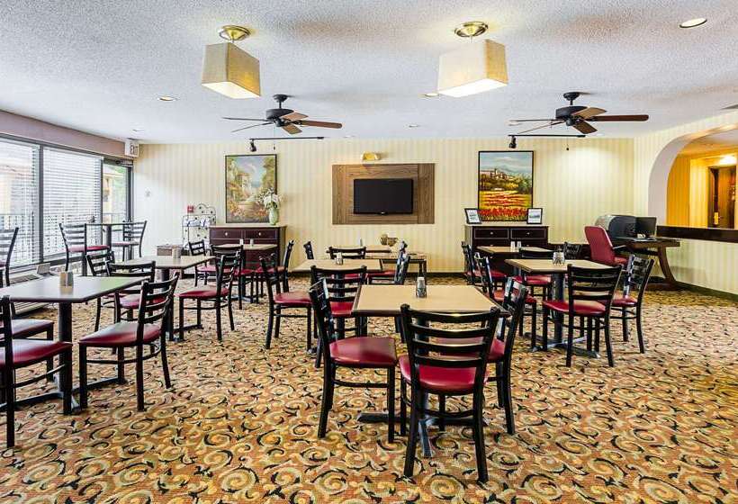 Отель Quality Suites Altavista   Lynchburg South