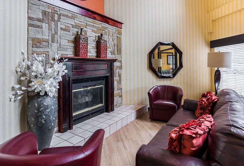 Отель Quality Suites Altavista   Lynchburg South