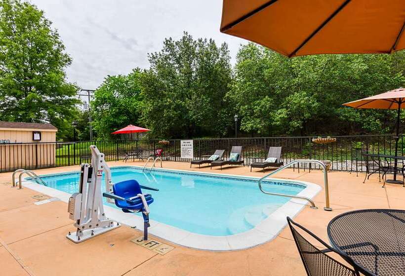 Отель Quality Suites Altavista   Lynchburg South