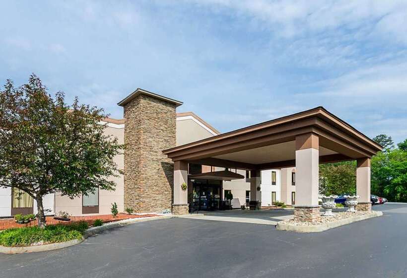 Отель Quality Suites Altavista   Lynchburg South