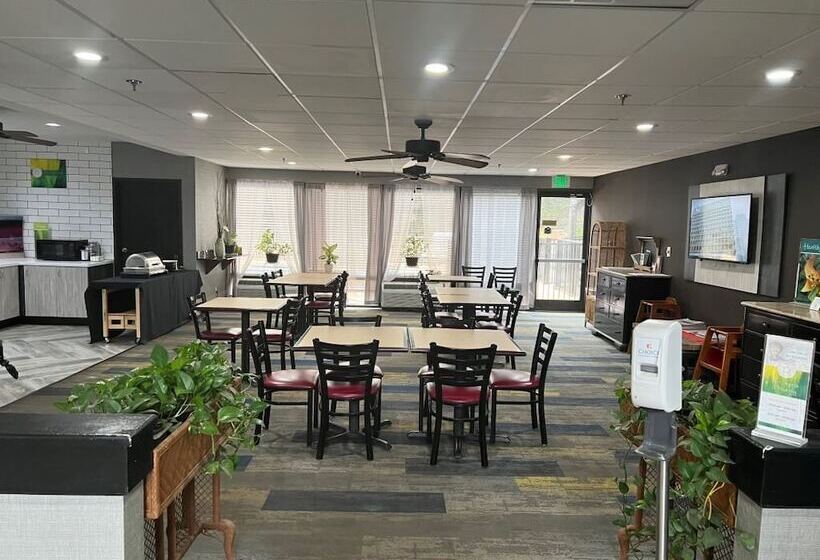 Отель Quality Suites Altavista Lynchburg South