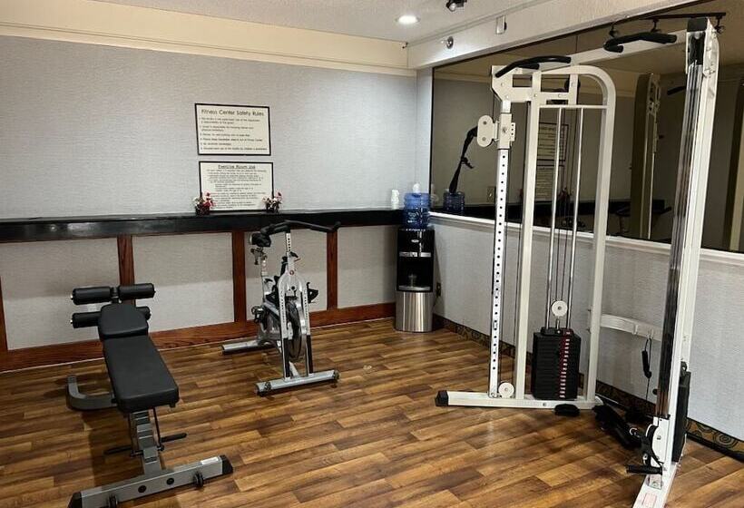 Отель Quality Suites Altavista   Lynchburg South