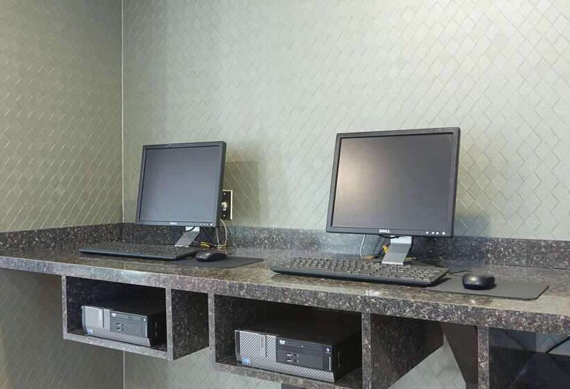 فندق Quality Suites