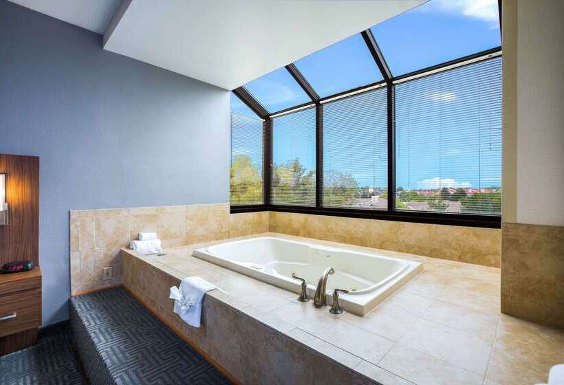 فندق Quality Suites