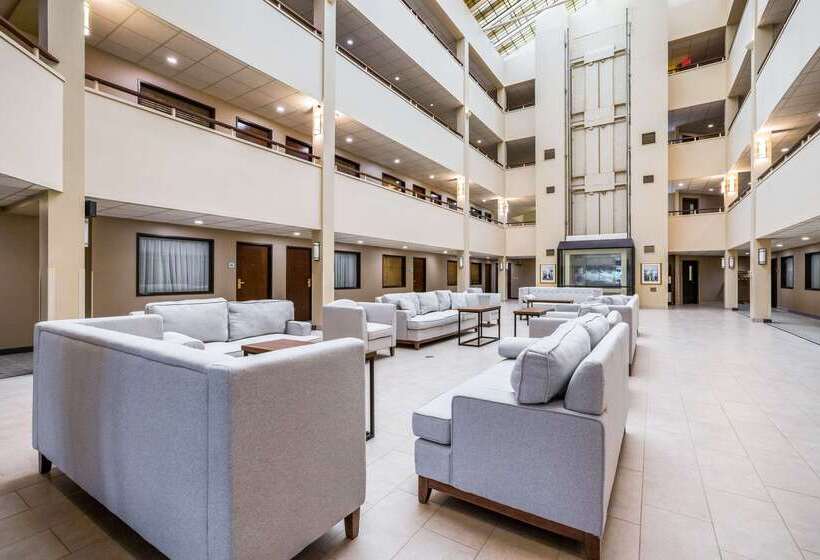 فندق Quality Suites