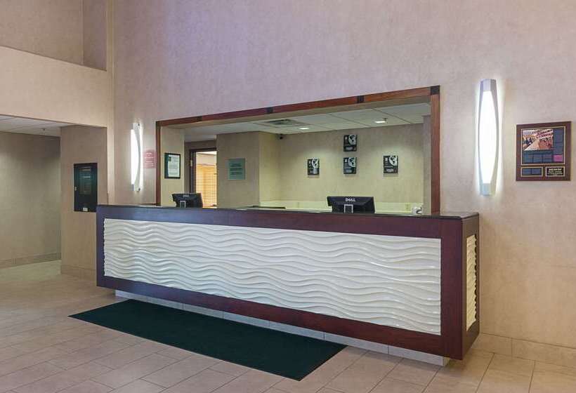 فندق Quality Suites