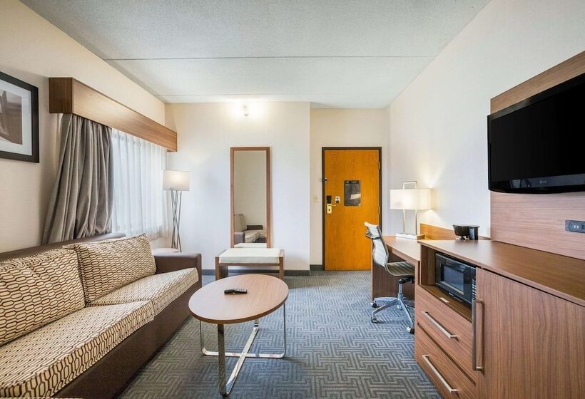 فندق Quality Suites