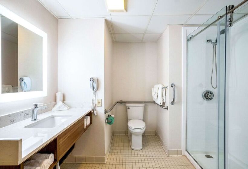 فندق Quality Suites