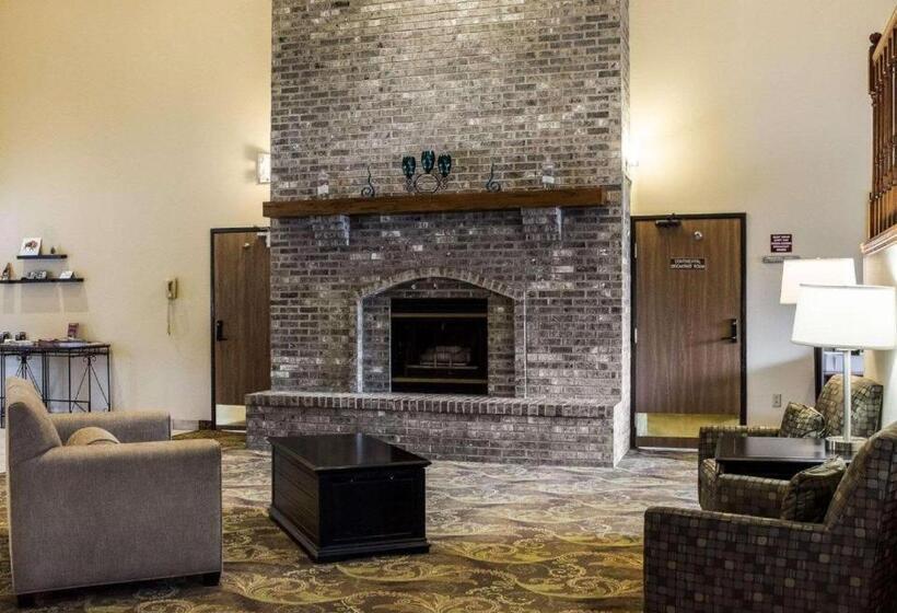 호텔 Quality Suites Near West Acres