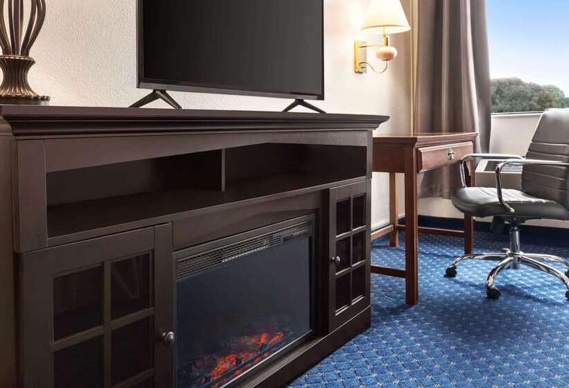 فندق Ramada By Wyndham Arcata