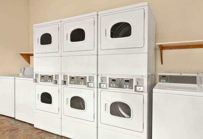 فندق Ramada By Wyndham Arcata